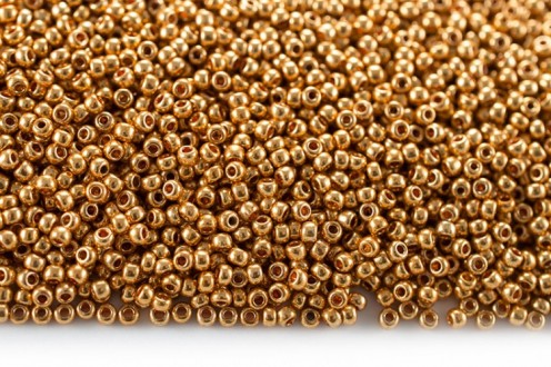 ����� Preciosa ������� 10/0, 18389 �������� ����� ������, 50�� - ����������� ������ ��� ���������� ��������� ��� ���������